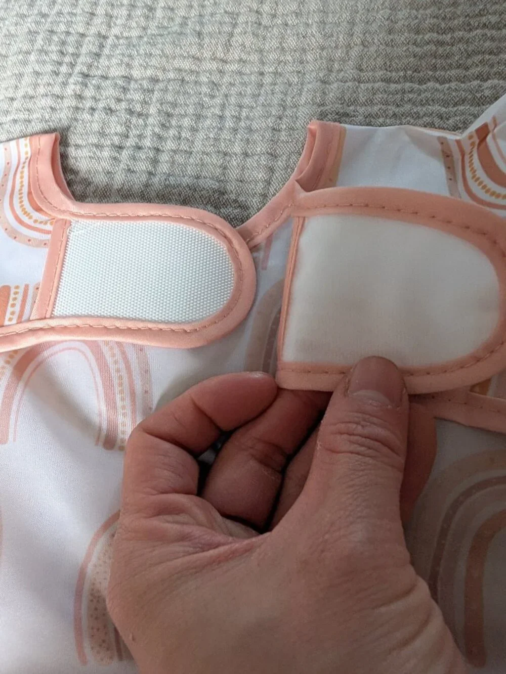New long-sleeve baby bib / smock bib, rainbow pattern